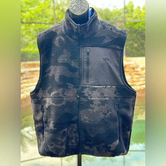 ADIDAS MENS CAMO FLEECE REVERSIBLE VEST 118157 (M)